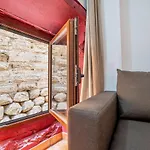 Apartamento 1 en la muralla romana junto a la Catedral
