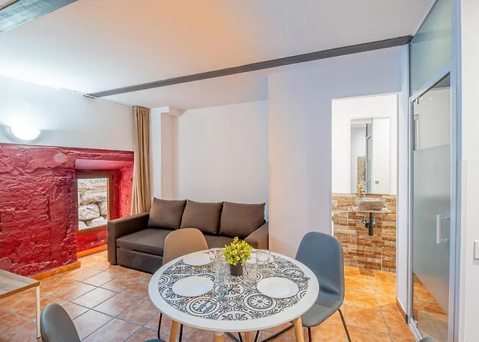 Apartamento 1 en la muralla romana junto a la Catedral