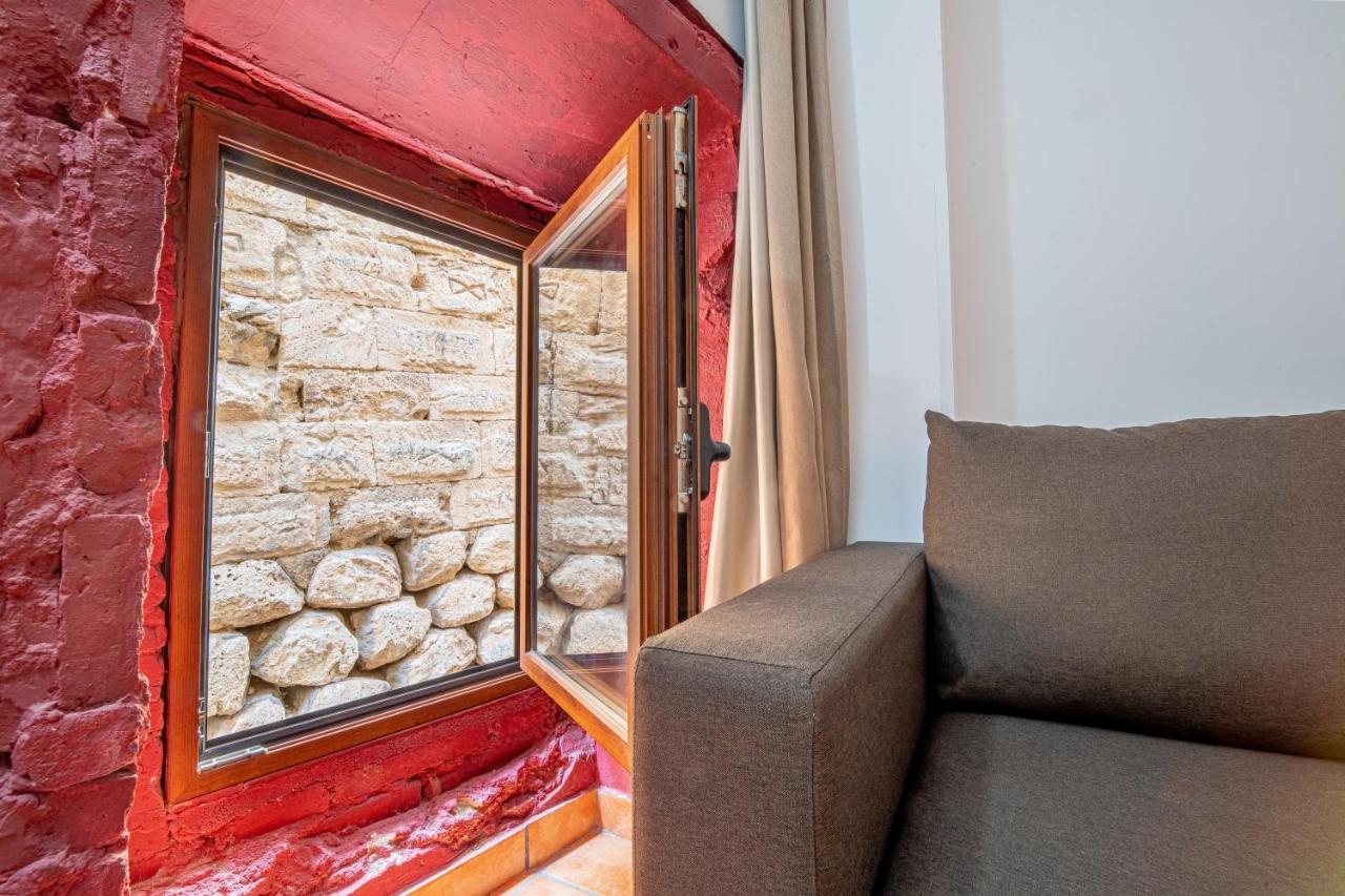 1 En La Muralla Romana Junto A La Catedral Apartamento