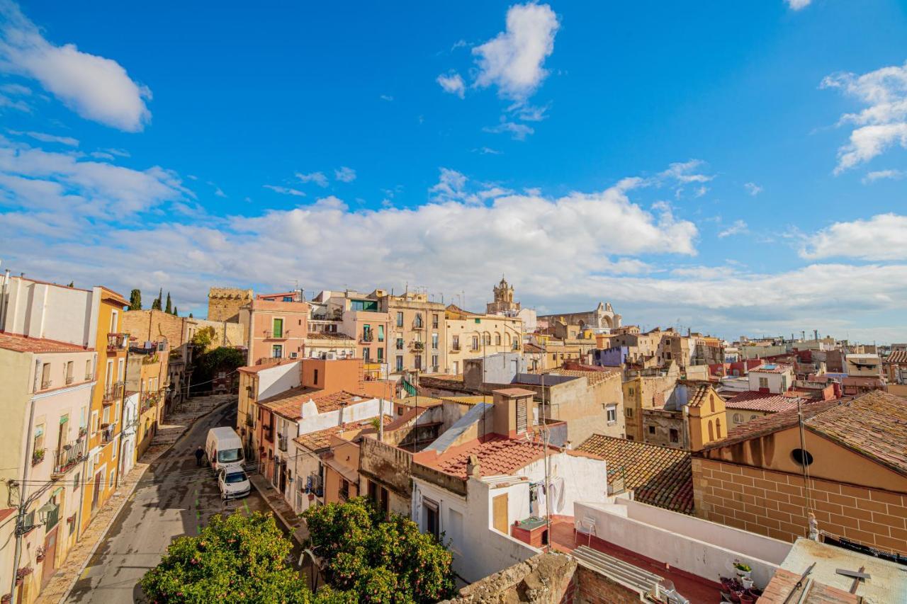 1 En La Muralla Romana Junto A La Catedral * Tarragona