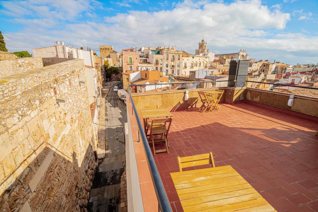 1 En La Muralla Romana Junto A La Catedral